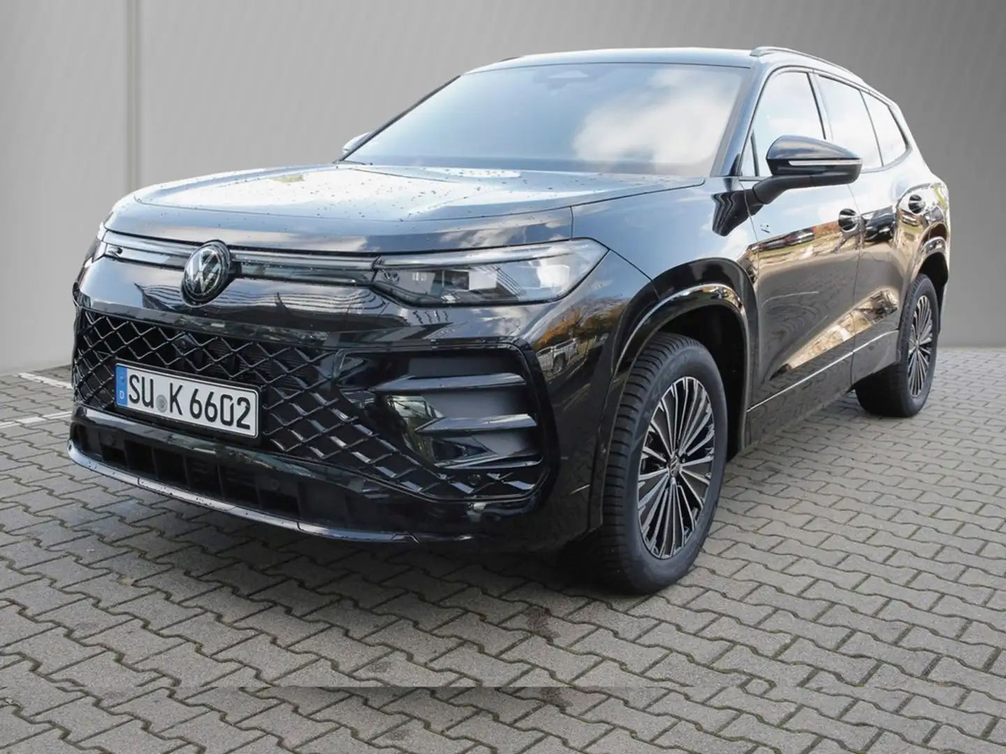 Volkswagen Tayron R-Line 2.0 TDI SCR 4MOTION 7-Gang-DSG Schwarz - 2