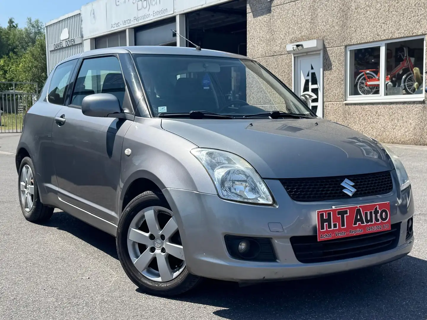 Suzuki Swift 1.3i/Etat neuf/Essence/Airco/Euro 4/Garantie 1 an Gris - 2