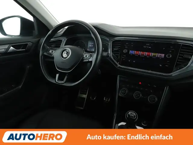 Volkswagen T-Roc view 13