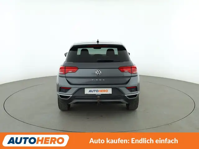 Volkswagen T-Roc view 5