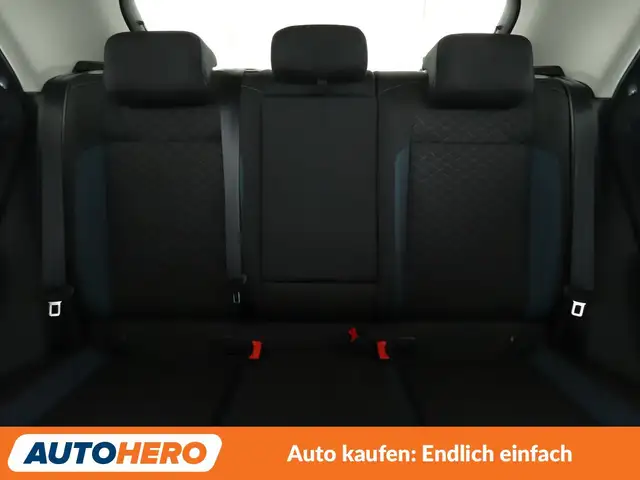 Volkswagen T-Roc view 14