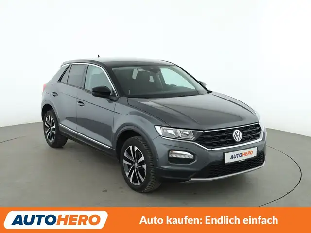 Volkswagen T-Roc view 8