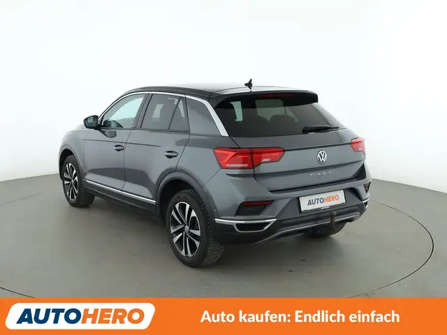 Volkswagen T-Roc view 4