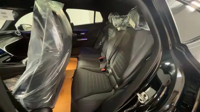 Mercedes-Benz GLC view 9
