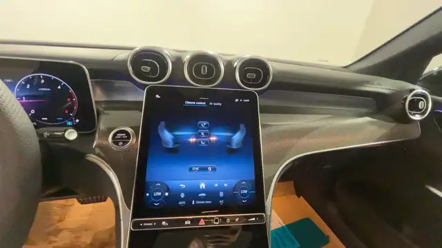 Mercedes-Benz GLC view 14