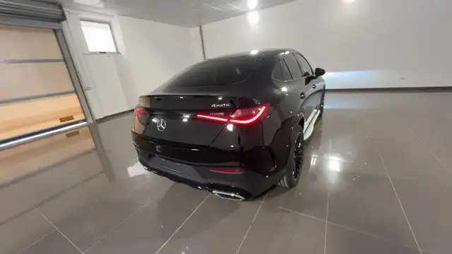 Mercedes-Benz GLC view 4