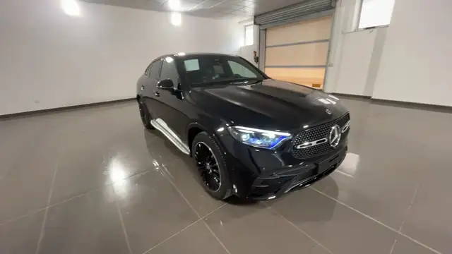 Mercedes-Benz GLC view 3