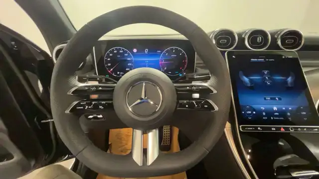 Mercedes-Benz GLC view 12