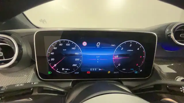 Mercedes-Benz GLC view 11
