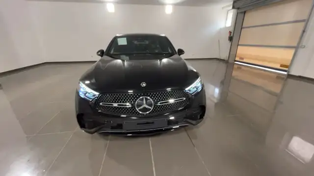 Mercedes-Benz GLC view 2