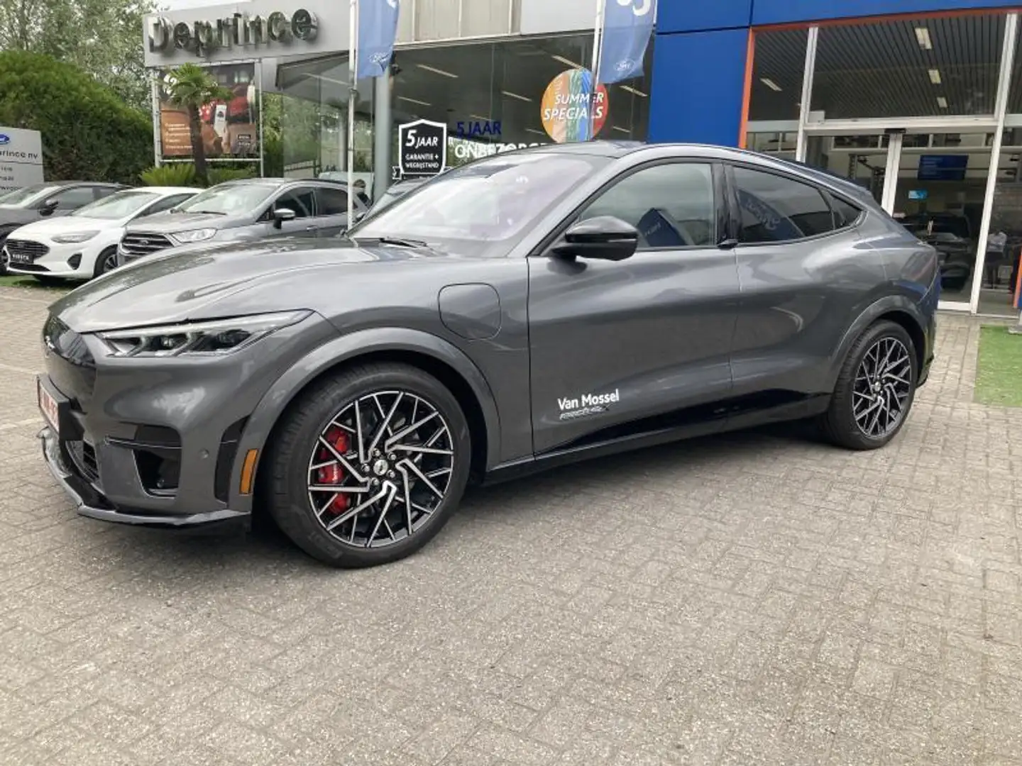 Ford Mustang Mach-E GT AWD 99kWh - 489pk - 490km Range - Grijs - 2