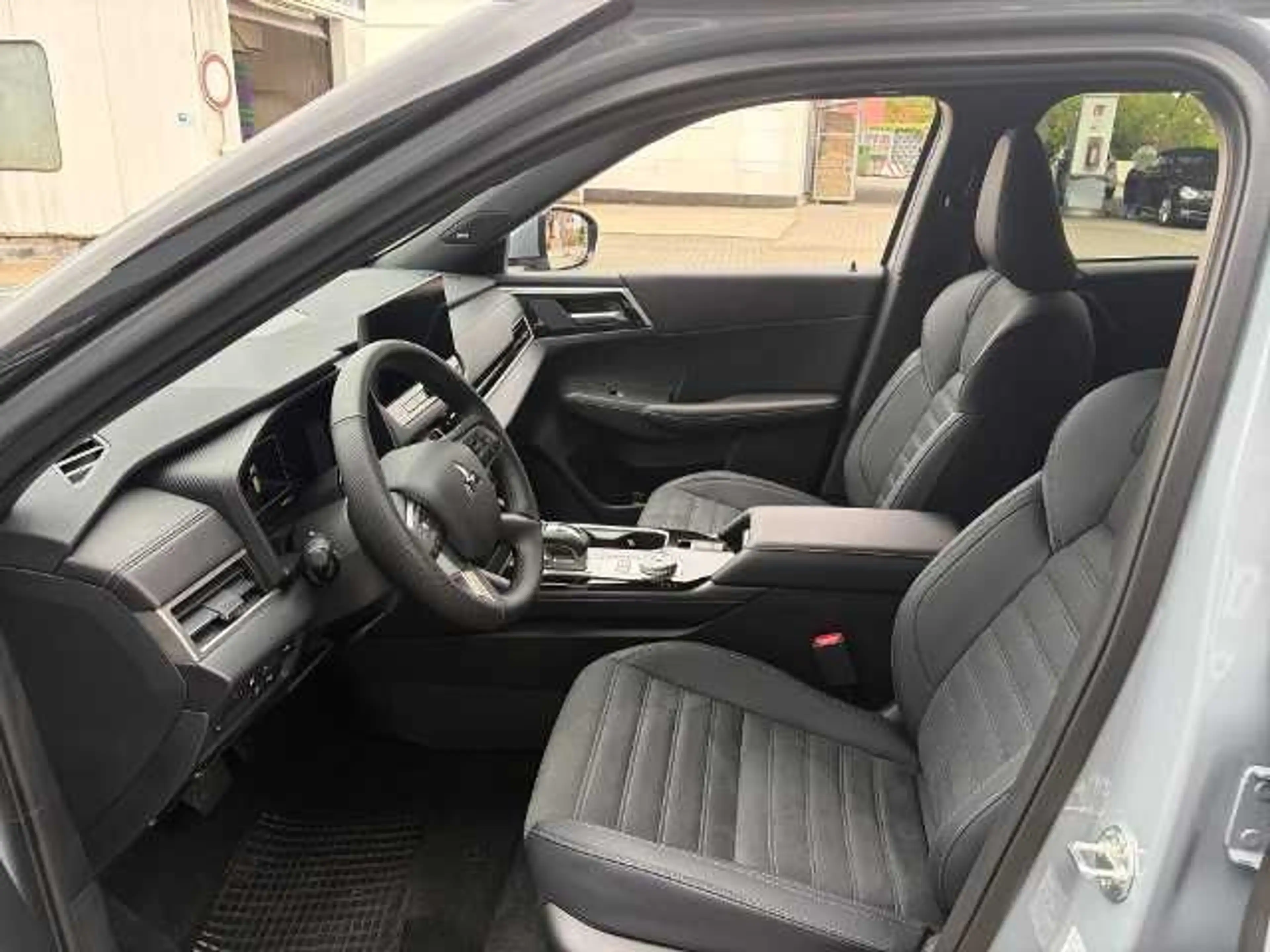 Mitsubishi Outlander 2.4L PHEV Select ´´360° + SHZ´´ — photo 12