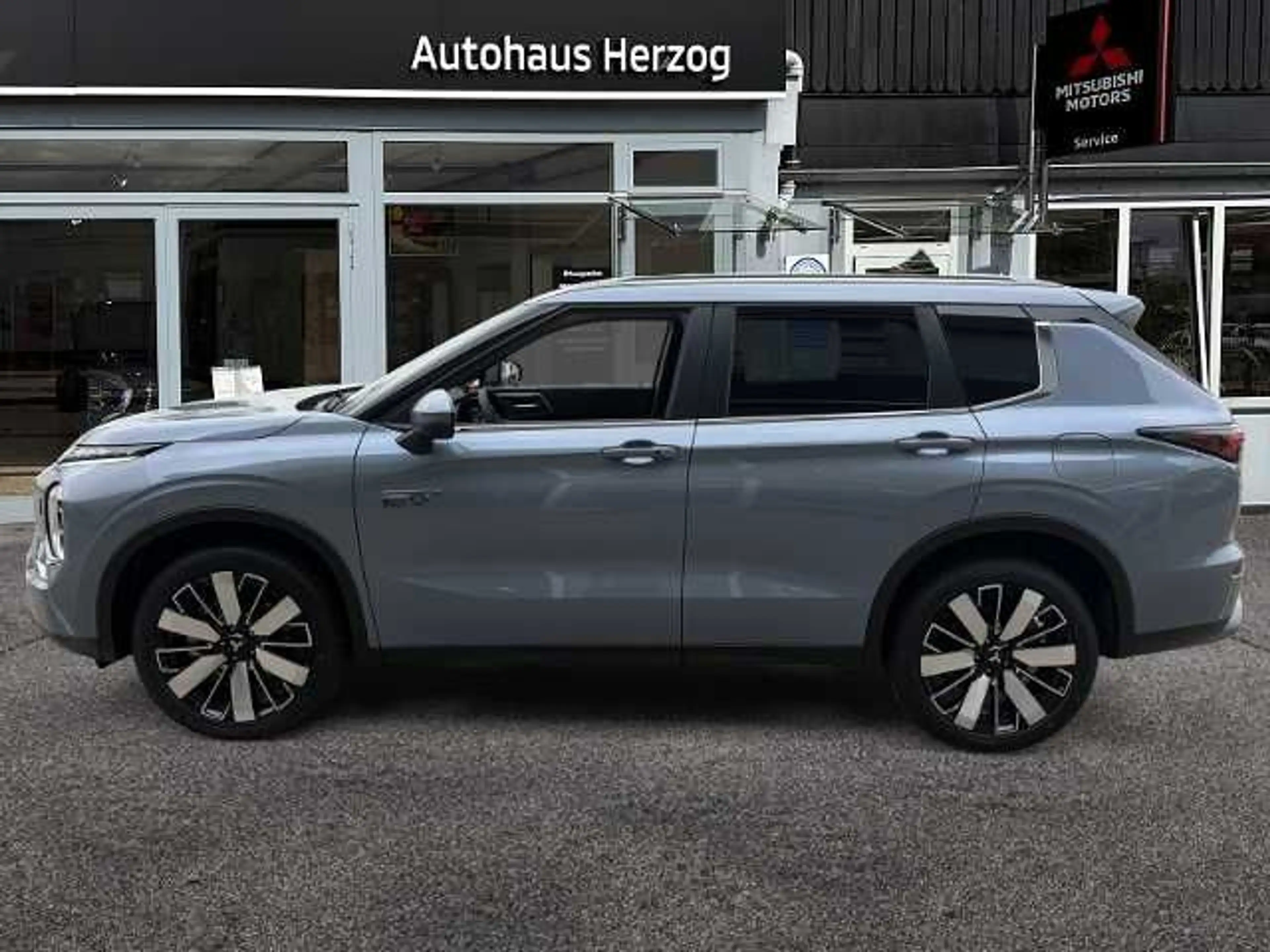 Mitsubishi Outlander 2.4L PHEV Select ´´360° + SHZ´´ — photo 6