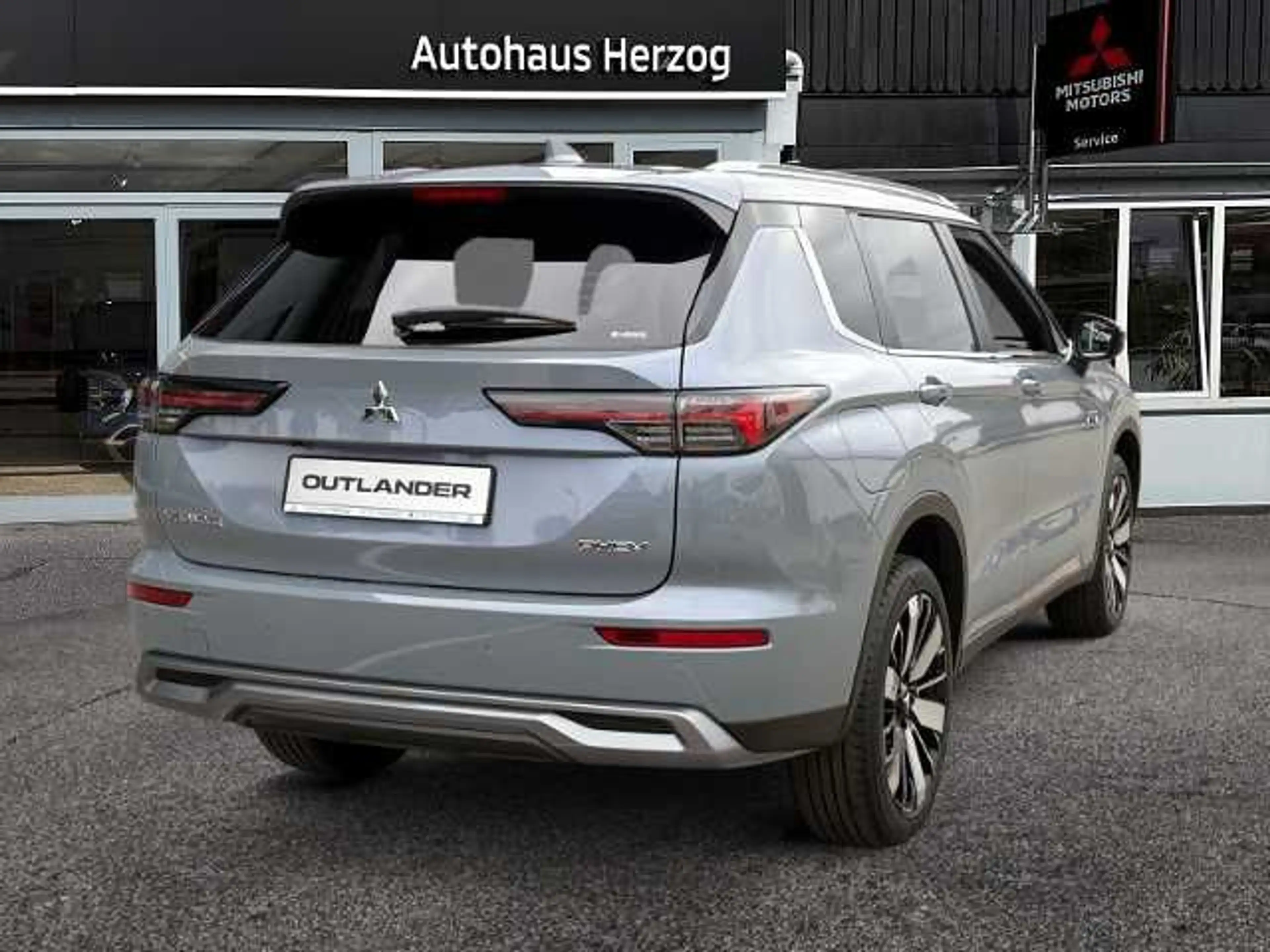 Mitsubishi Outlander 2.4L PHEV Select ´´360° + SHZ´´ — photo 5