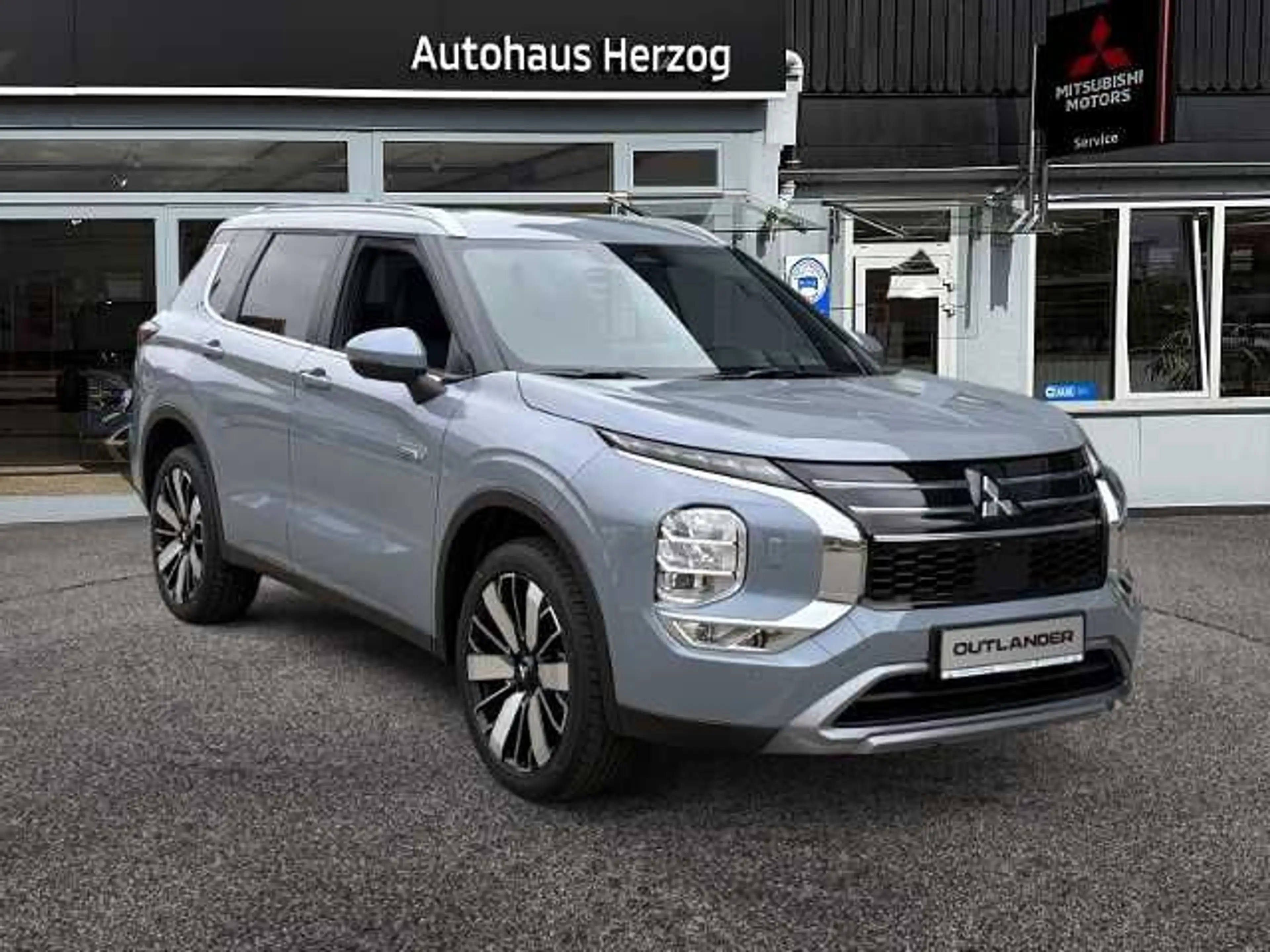 Mitsubishi Outlander 2.4L PHEV Select ´´360° + SHZ´´ — photo 2