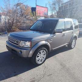 4WD 4dr V8 LUX