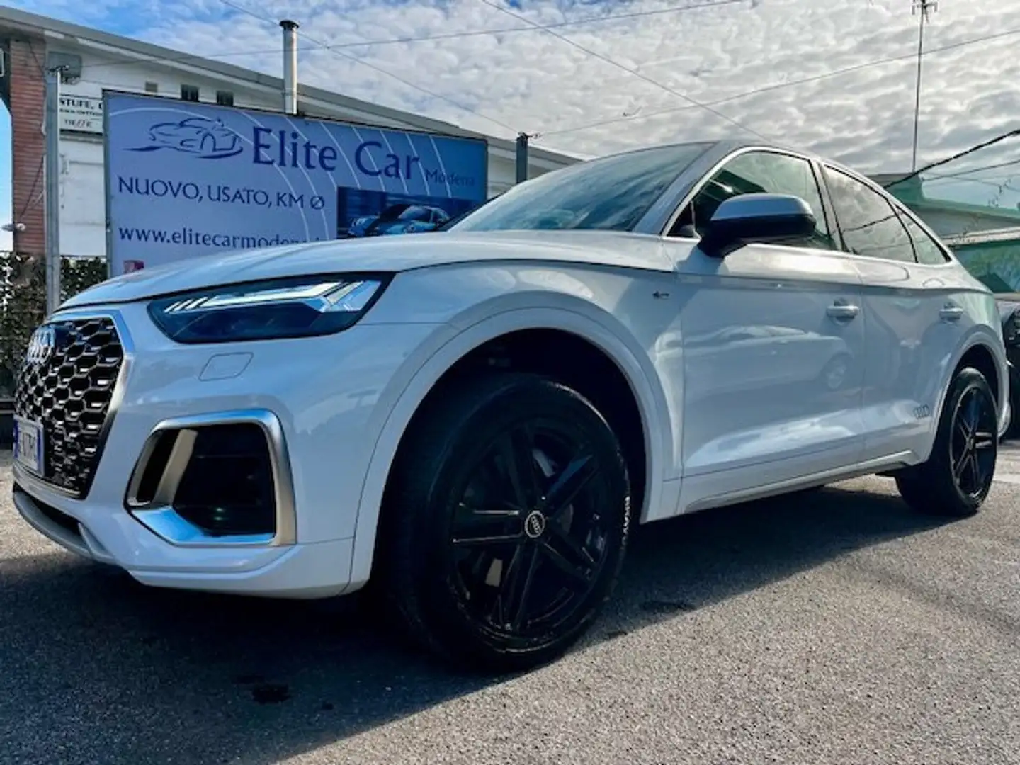Audi Q5 Sportback 40 2.0 tdi mhev 12V S line quattro s-tro Bianco - 1