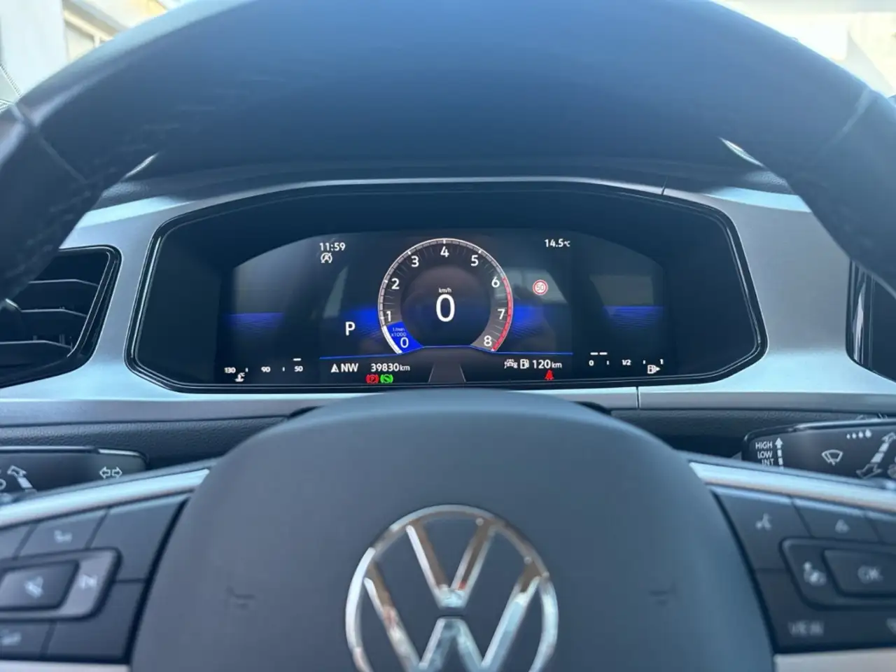 Volkswagen T-Roc Life 1.5 TSI DSG Ganzj.Reifen Led Kamera Navi 12