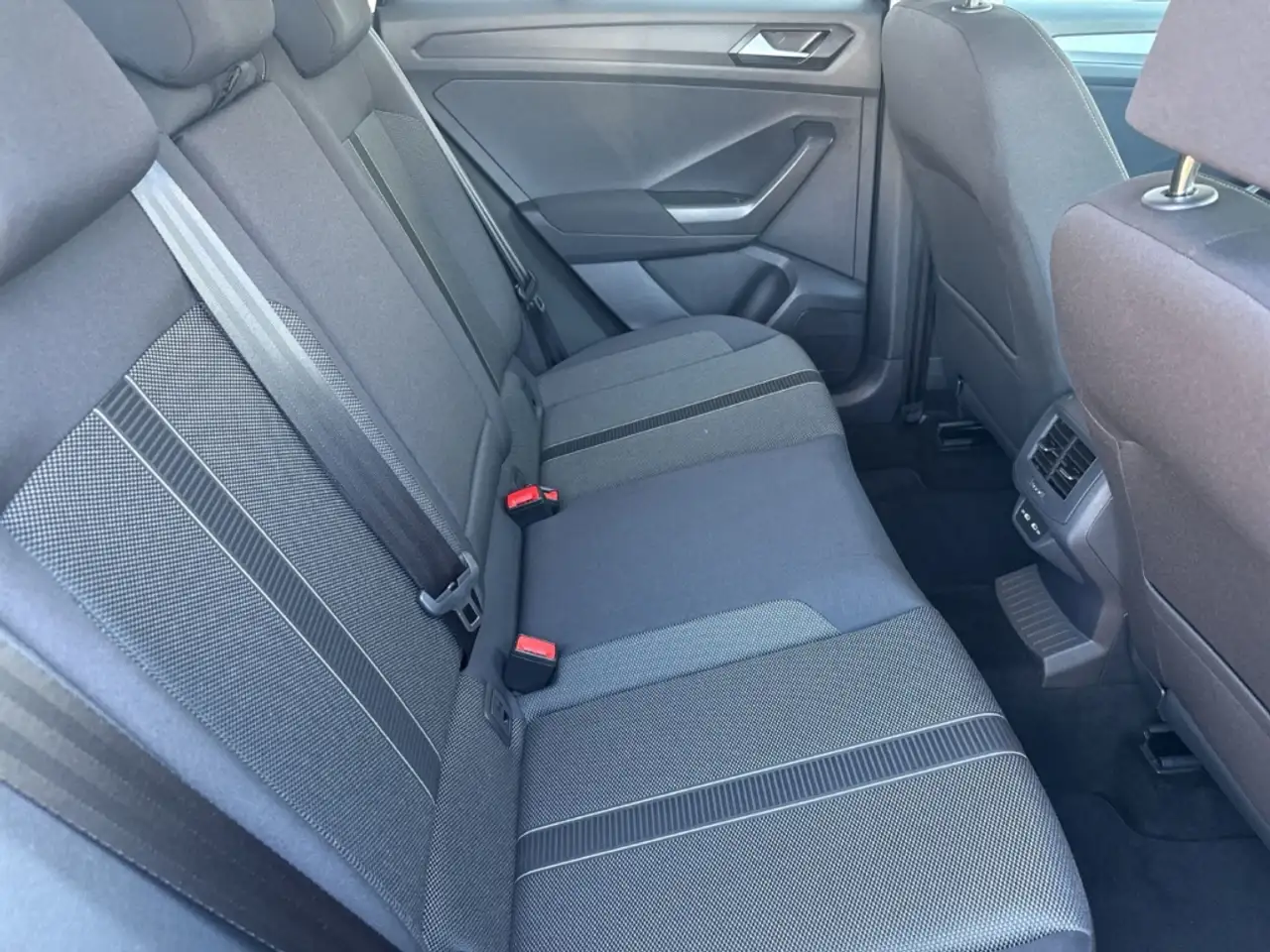 Volkswagen T-Roc Life 1.5 TSI DSG Ganzj.Reifen Led Kamera Navi 10