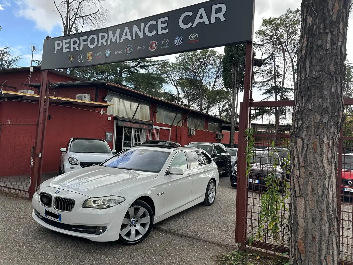 BMW 520 520d Touring Luxury Bianco - 1