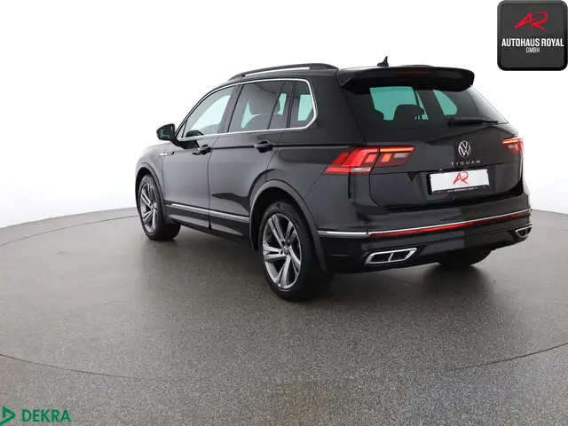 Volkswagen Tiguan view 3