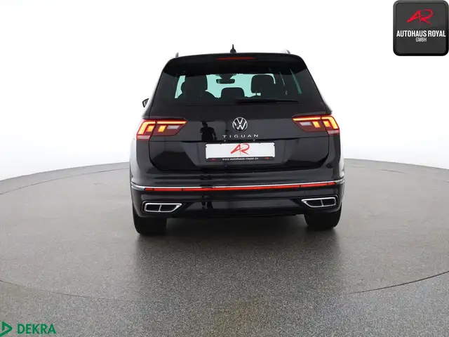 Volkswagen Tiguan view 4