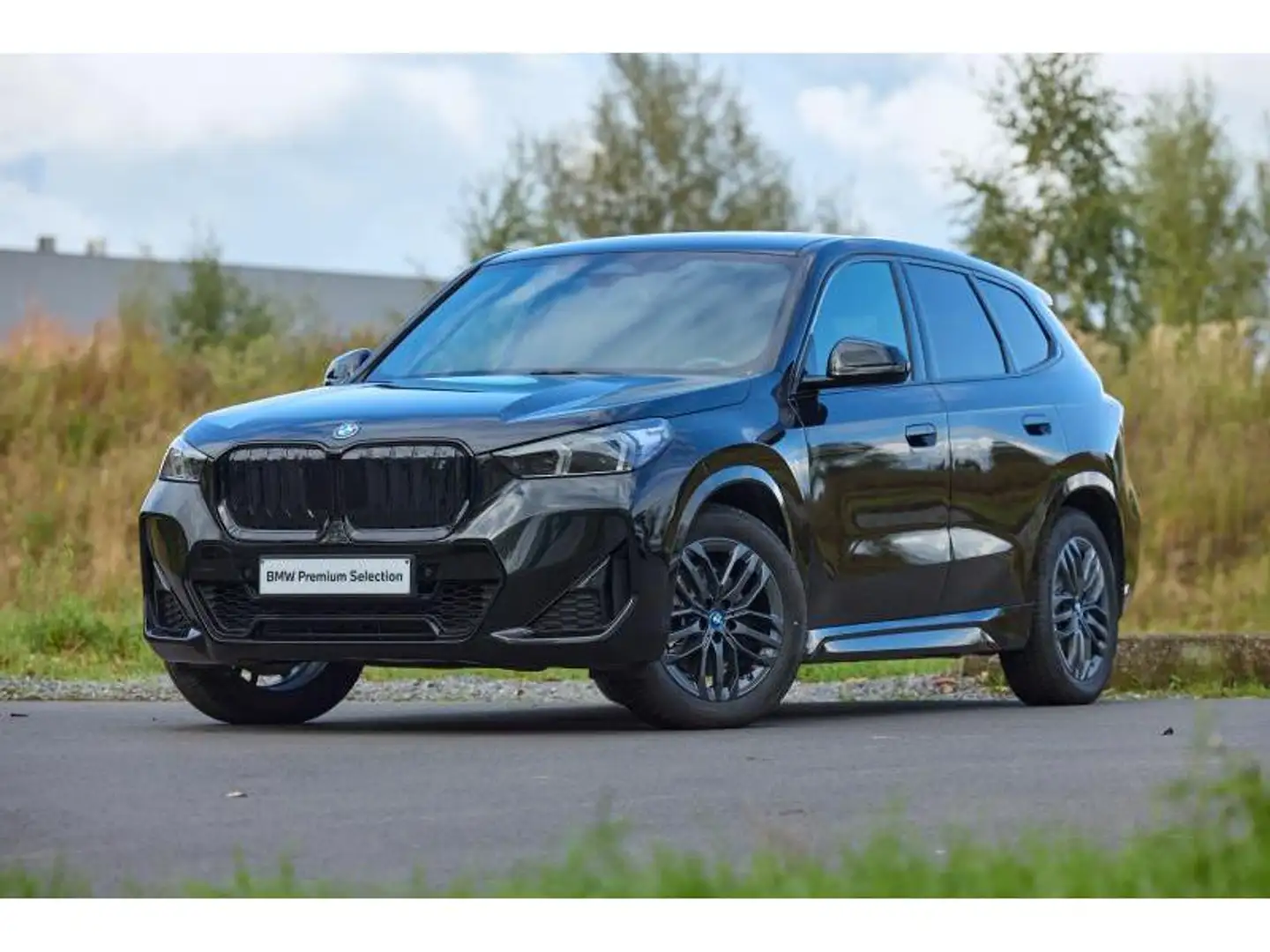 BMW iX1 iX1 xDrive30 Zwart - 1