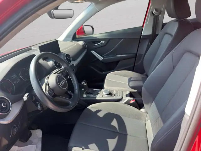 Audi Q2 view 9