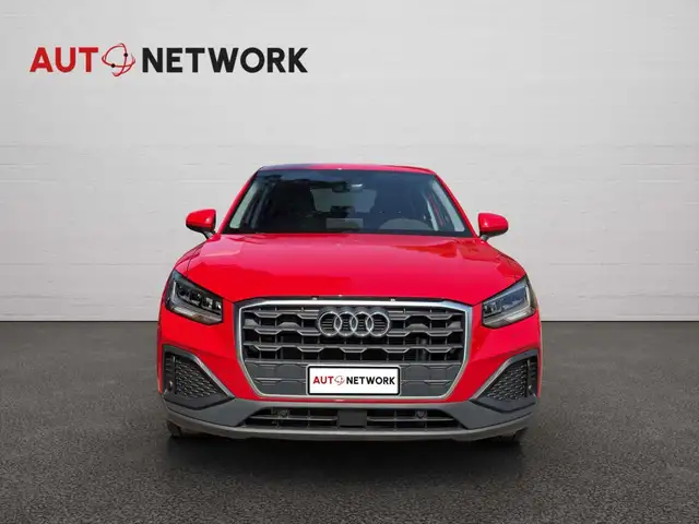 Audi Q2 view 5