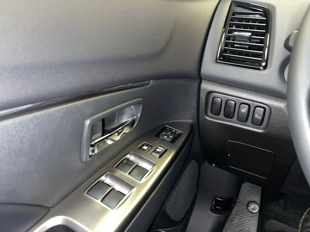 Mitsubishi RVR снимка Mitsubishi RVR
