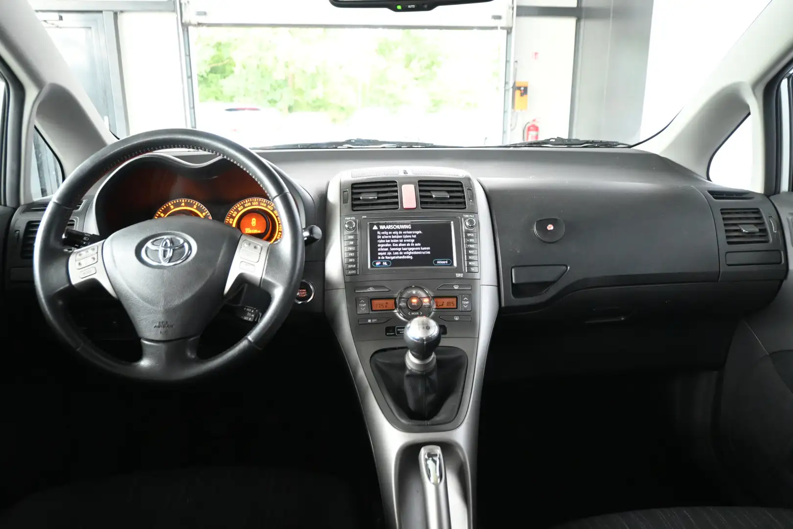 Toyota Auris 1.6-16V Luna Business Clima Navigatie Goed Onderho Grau - 2