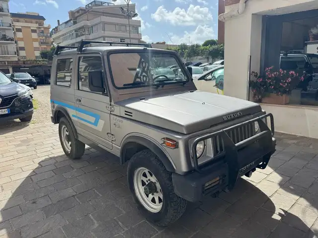 Suzuki SJ Samurai