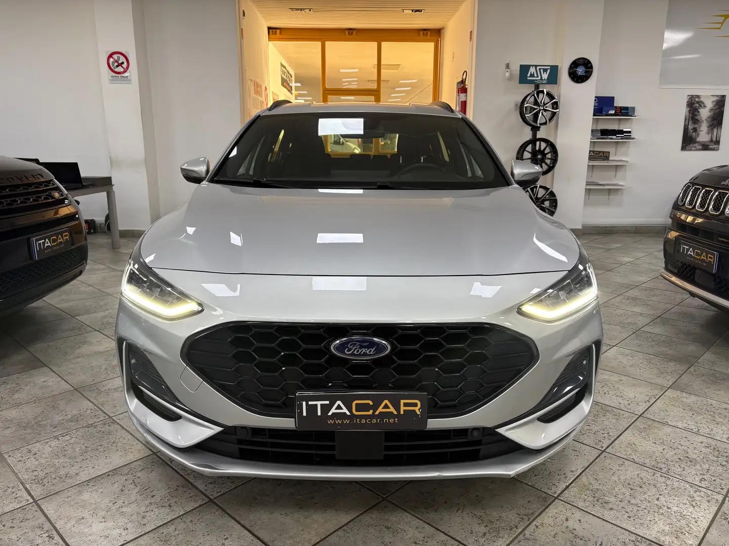 Ford Focus Focus V 2022 SW SW 1.0t ecoboost h ST-Line 125cv Grijs - 2