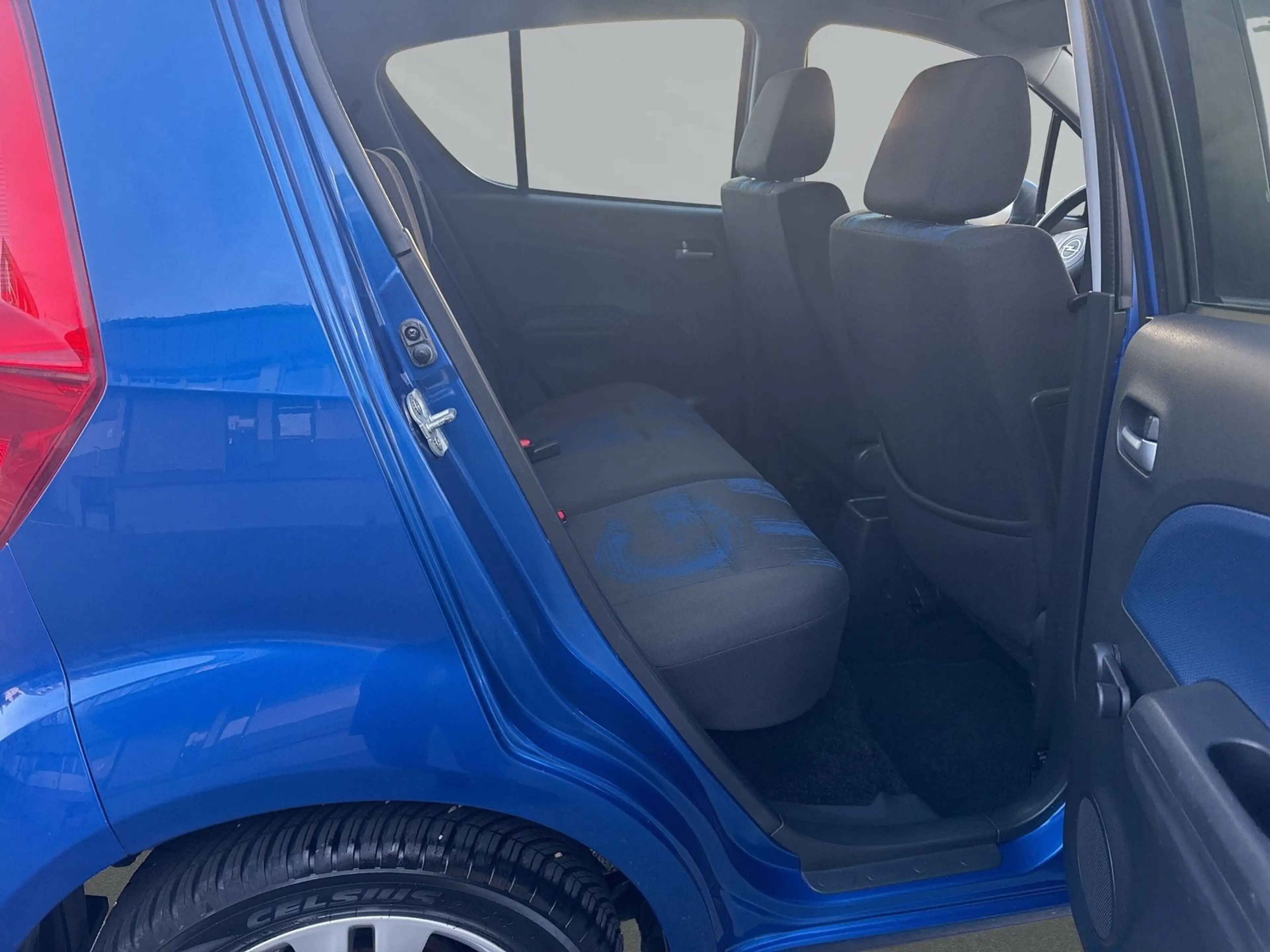 Opel Agila 1.2 *AUTOMATIK*WENIG KM*SCHECKHEFT*SHZ* — photo 11