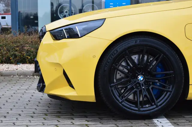 BMW M5 view 8