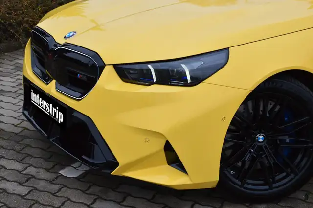 BMW M5 view 9