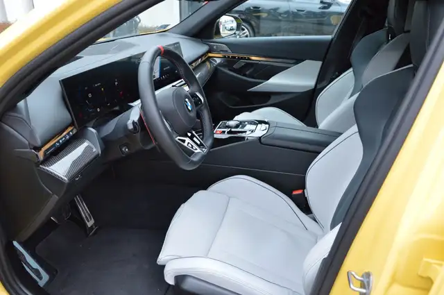 BMW M5 view 15