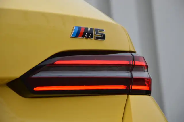 BMW M5 view 7