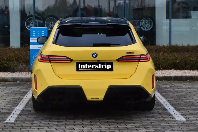 BMW M5 view 5