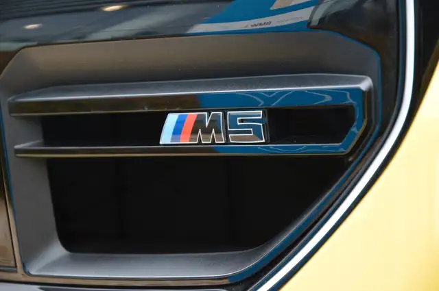 BMW M5 view 11