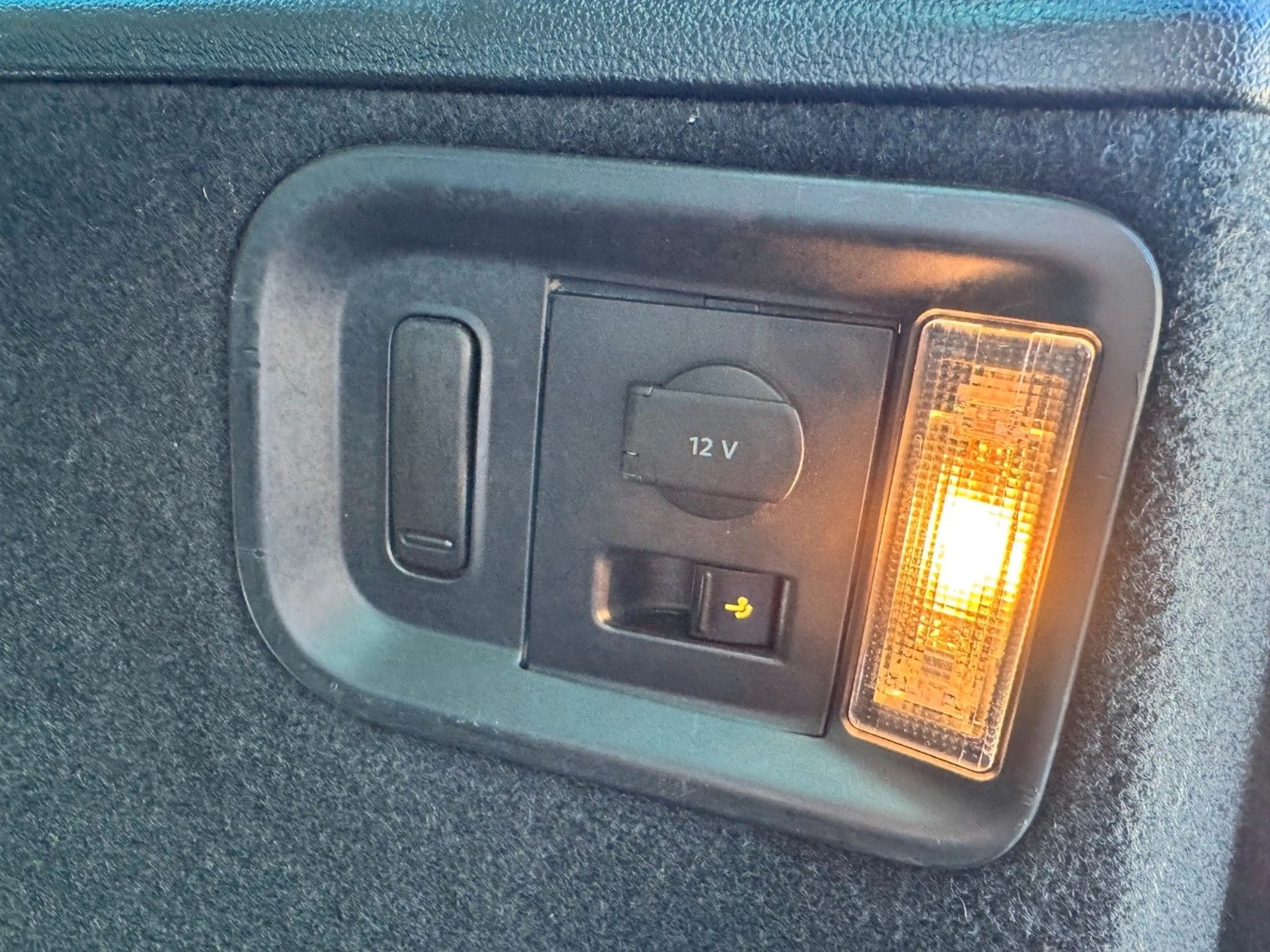 Volkswagen Sharan 2.0 TDI SCR 135kW DSG 4MOT BMT Highline — photo 9