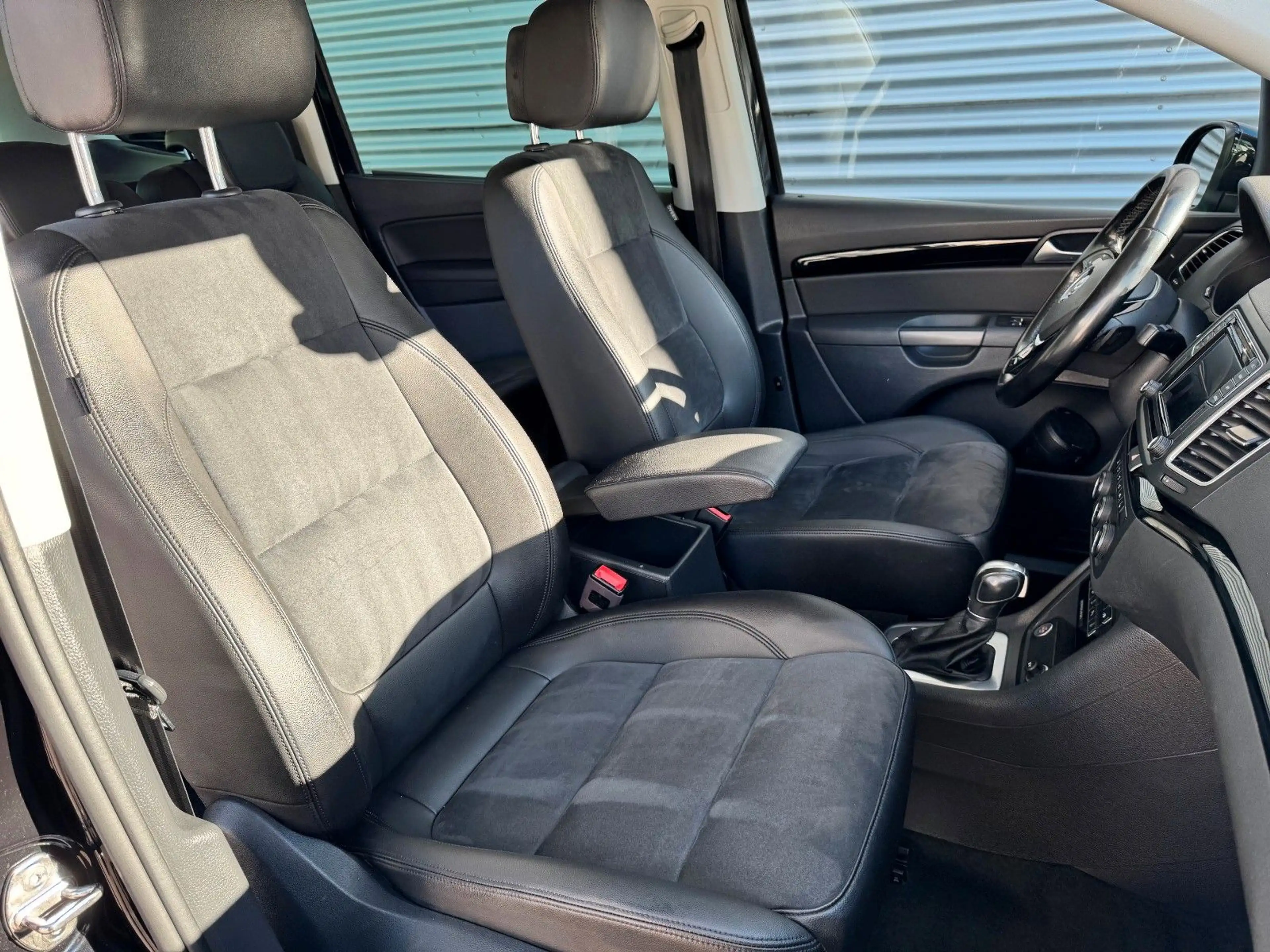 Volkswagen Sharan 2.0 TDI SCR 135kW DSG 4MOT BMT Highline — photo 5