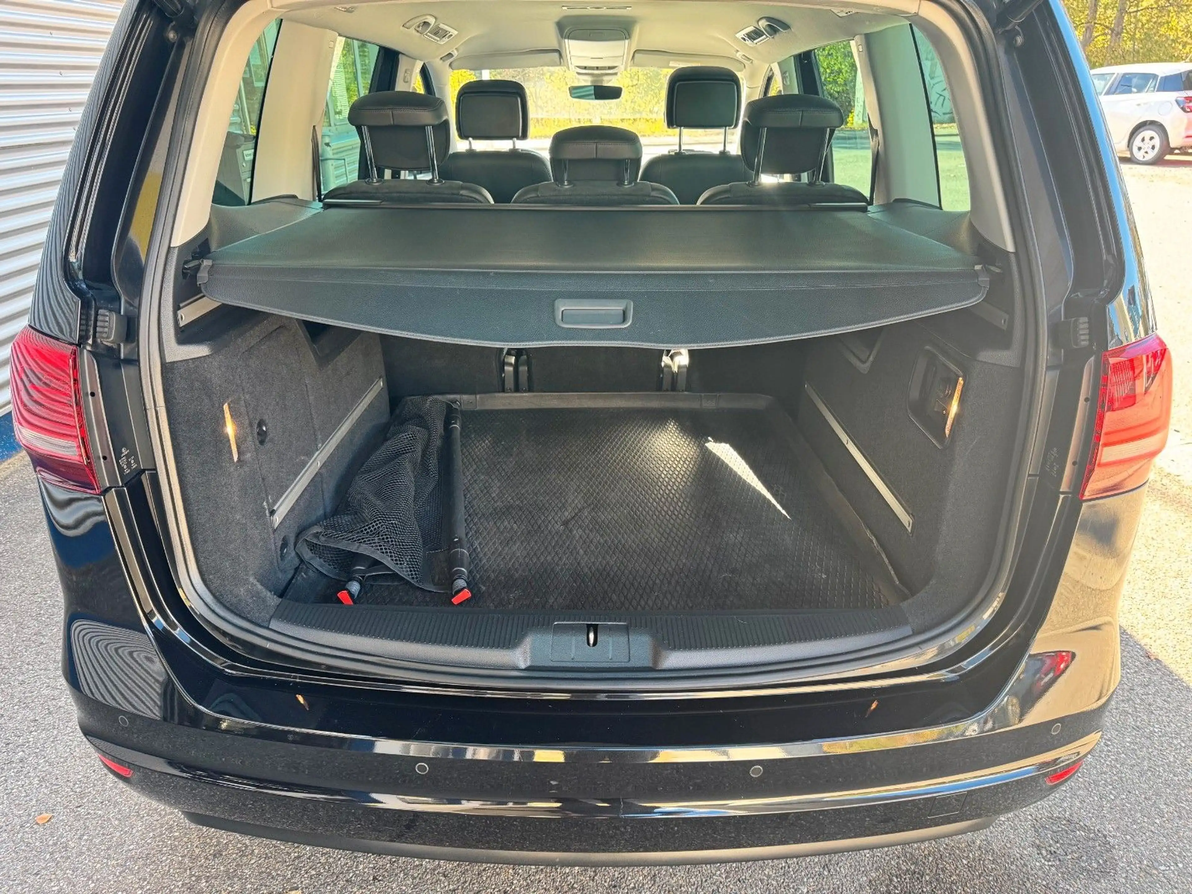 Volkswagen Sharan 2.0 TDI SCR 135kW DSG 4MOT BMT Highline — photo 8