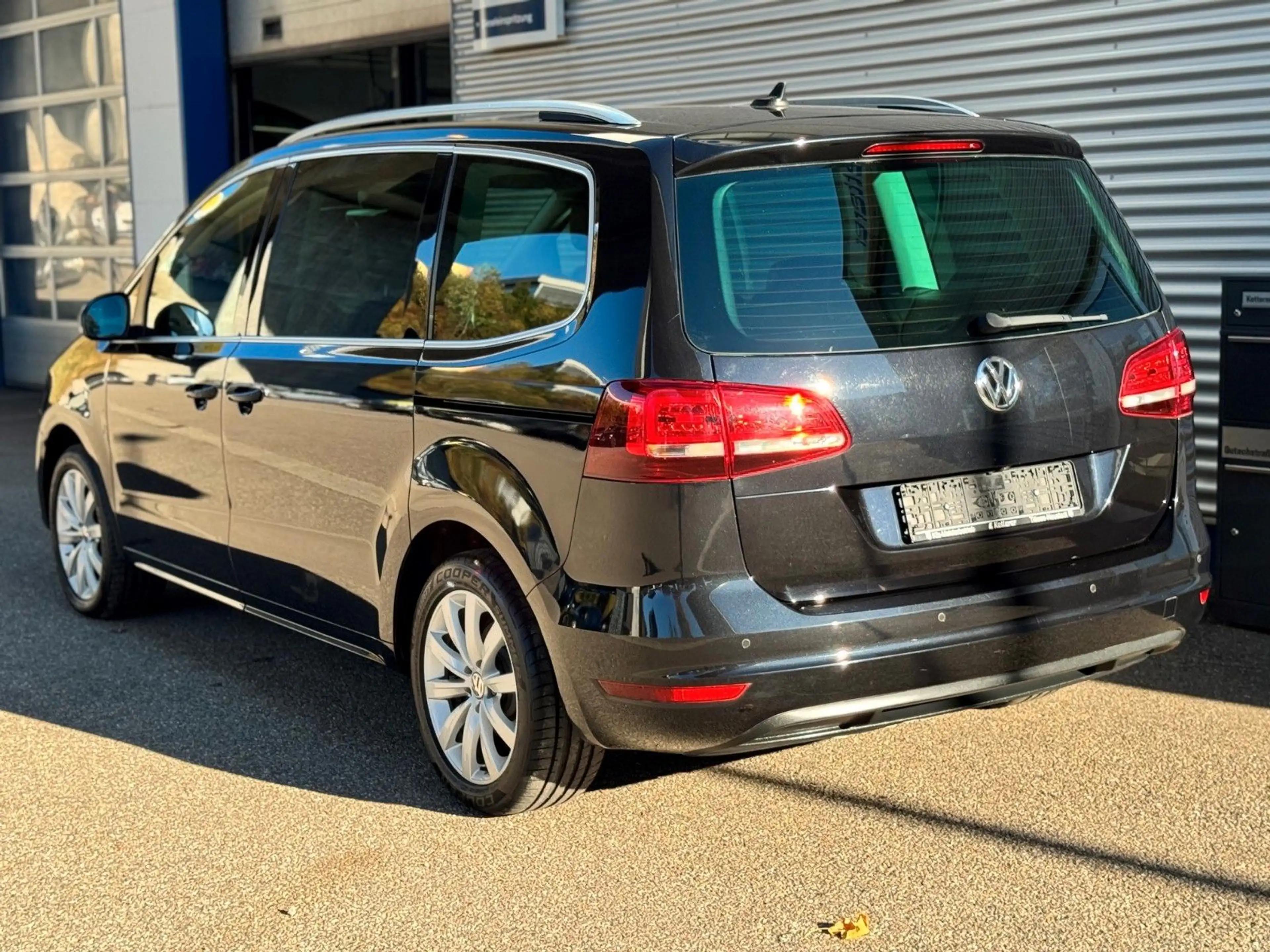 Volkswagen Sharan 2.0 TDI SCR 135kW DSG 4MOT BMT Highline — photo 15
