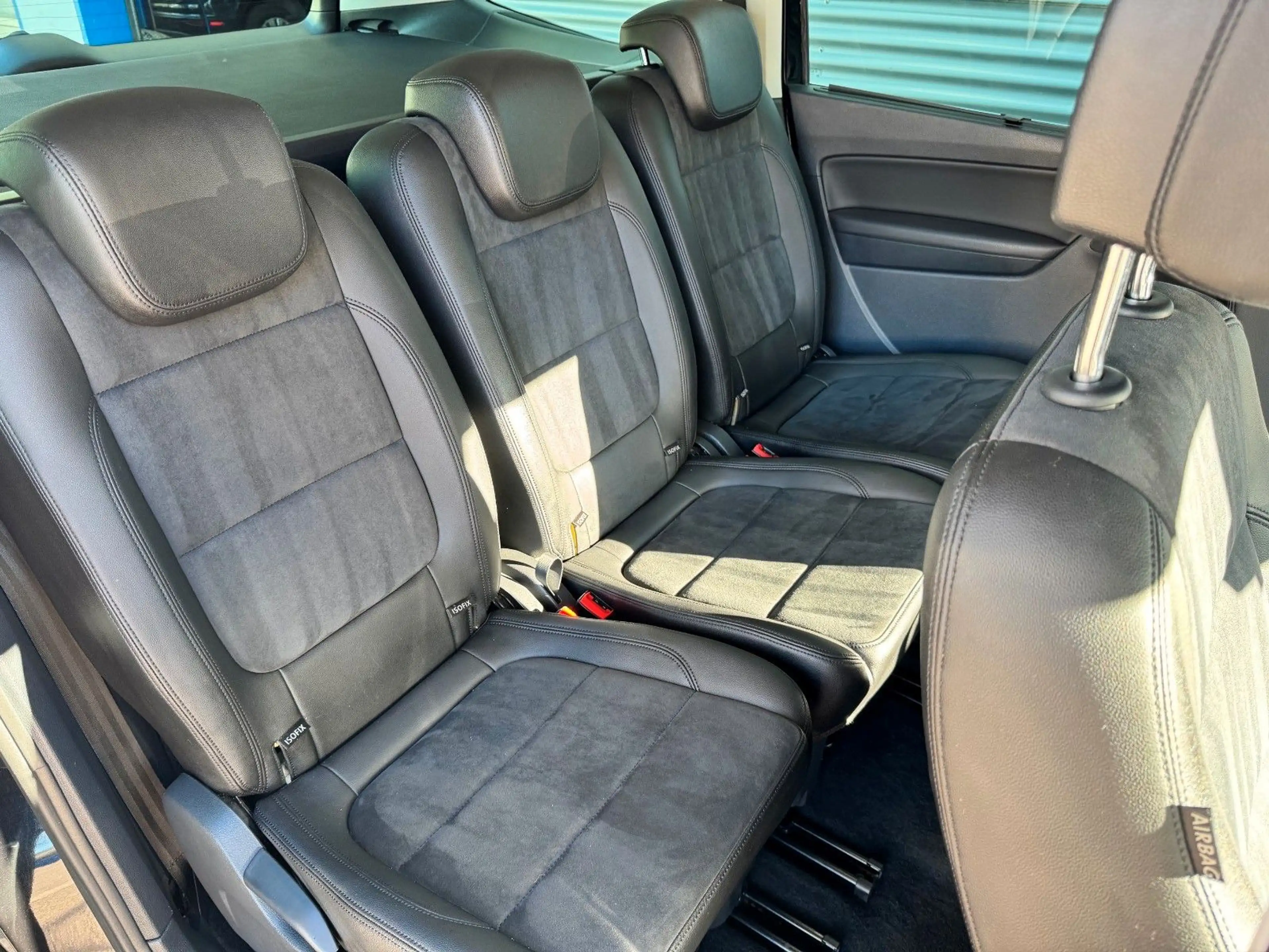 Volkswagen Sharan 2.0 TDI SCR 135kW DSG 4MOT BMT Highline — photo 4