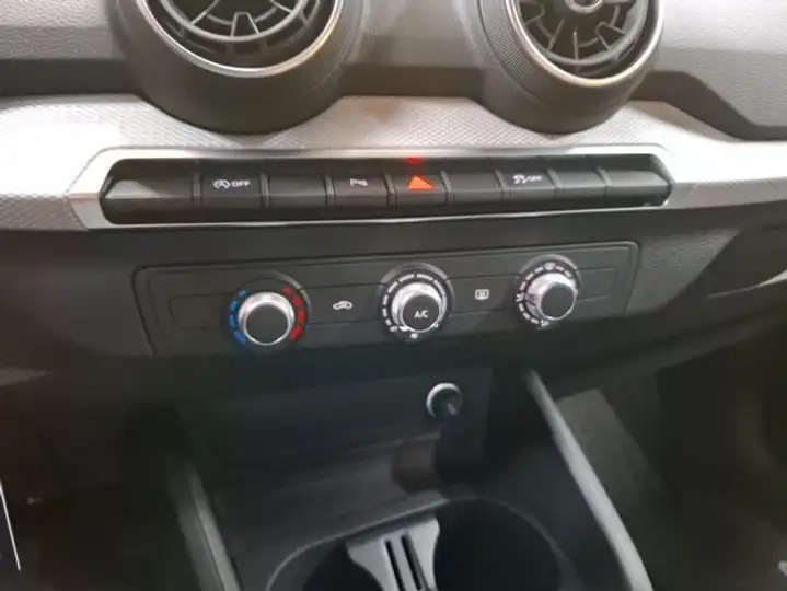 Audi Q2 2025, foto 10