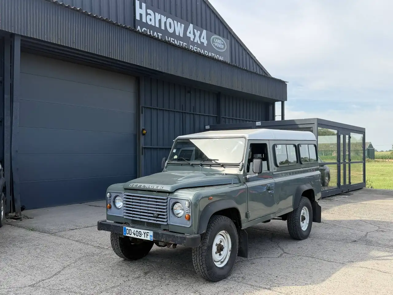 Land Rover Defender