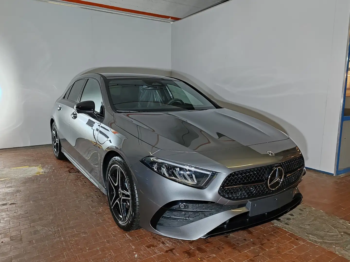 Mercedes-Benz A 200 d 150cv AMG Premium + Tetto Apribile Gris - 1