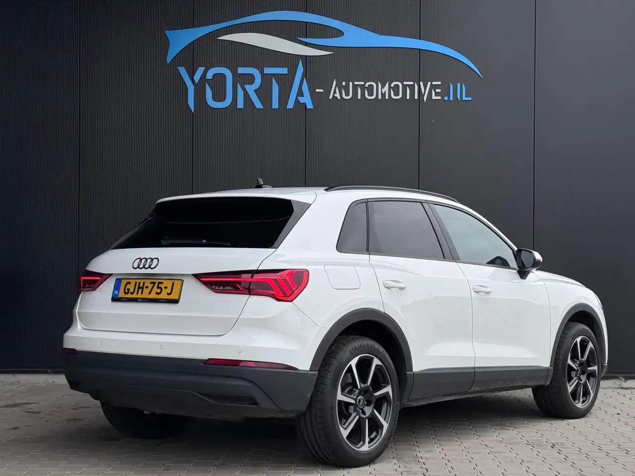 Audi Q3 45 TFSI e S Line BLACK OPTIC AFN. HAAK MATRIX LED, миниатюра 3