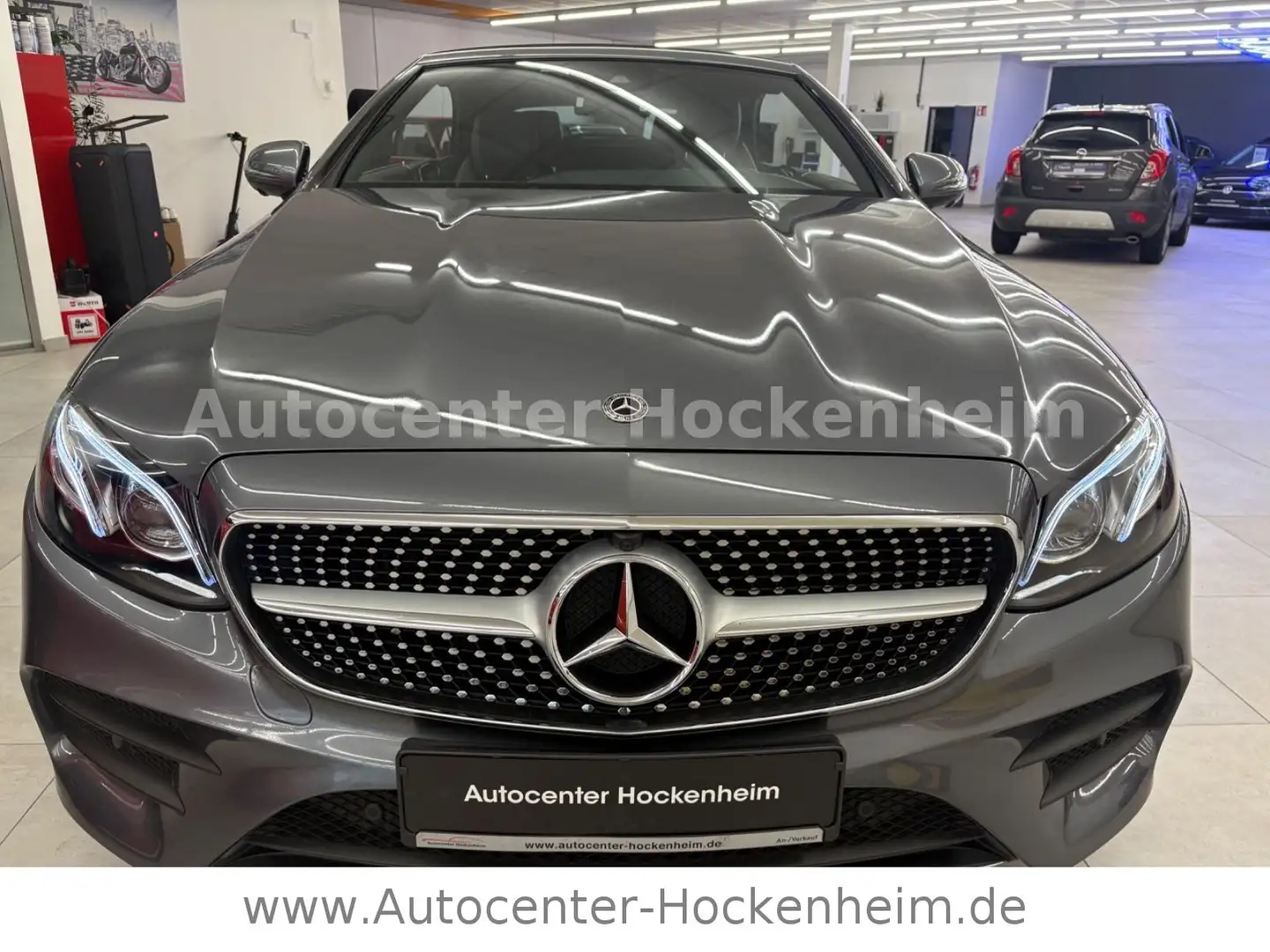 Mercedes-Benz E 400 E -Klasse Cabrio E 400 d 4Matic/ AMG Line Šedá - 2